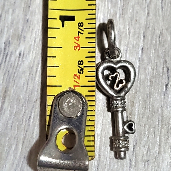 Kay Key & Heart Charm - Picture 3 of 3